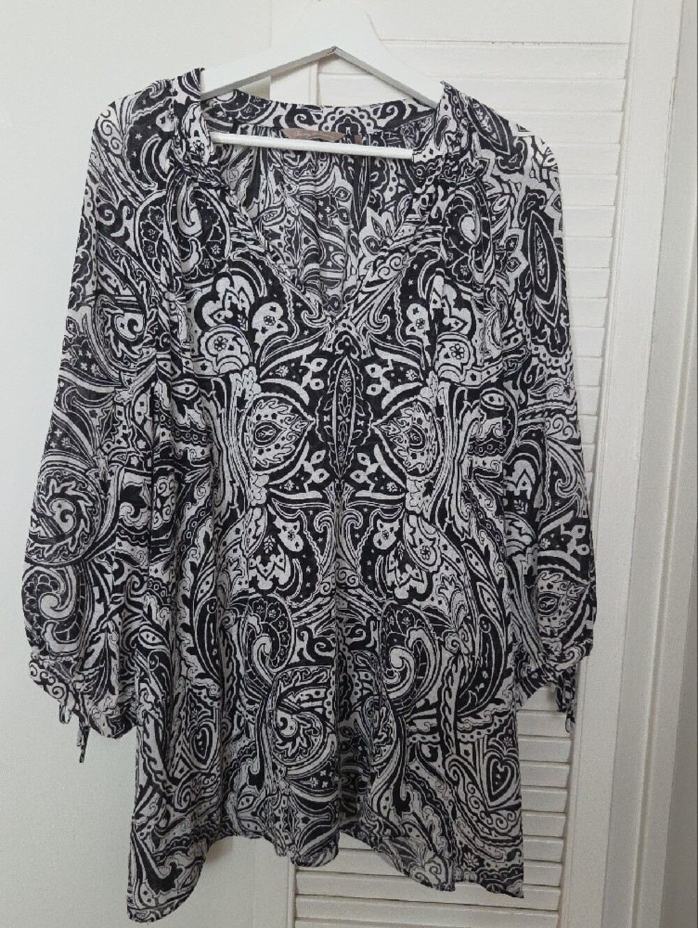 Tommy Bahama Black and White Paisley Lightweight Blouse Size XL